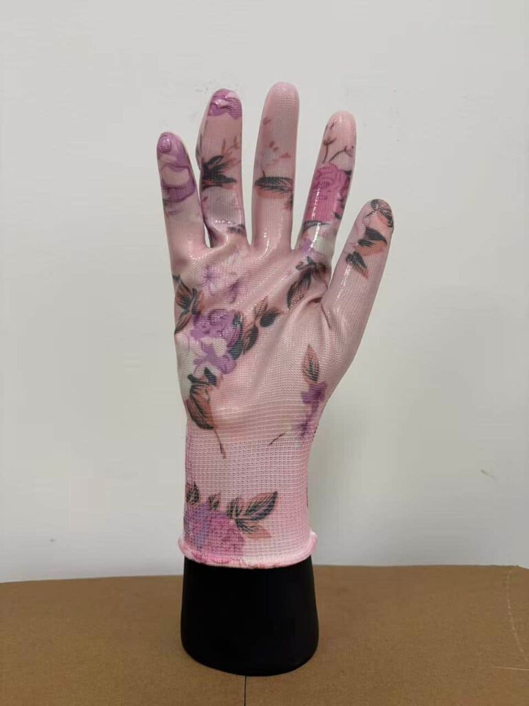 Transparent nitrile ESD gloves for grip
